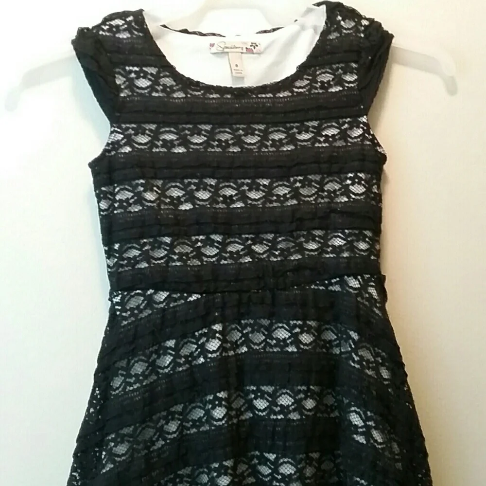 Speechless 8 Girls Lace Overlay Black White Dress Short-sleeved - Picture 7 of 8